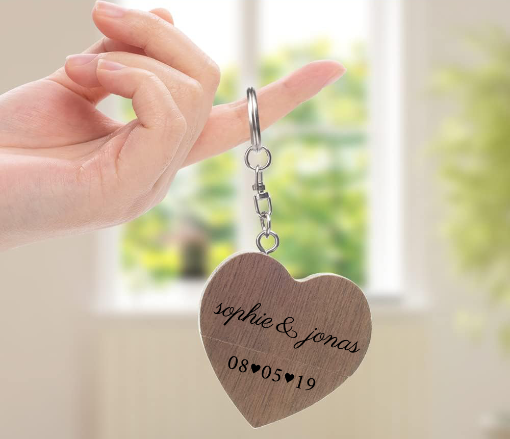 Personalisierter Herz-Walnuss USB Stick Schlüsselanhänger mit Box