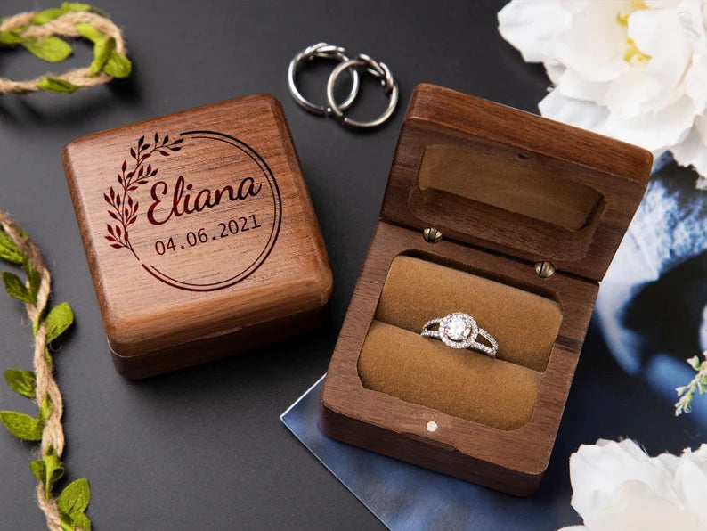 Personalisierte Ring Box aus Holz