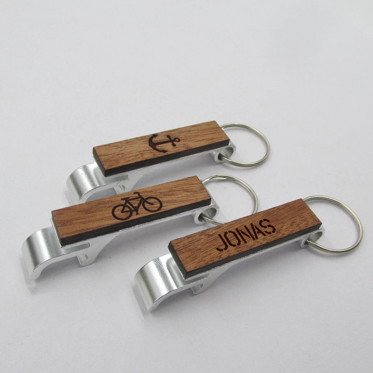 Personalisierter Schlüsselanhänger mit Flaschenöffner