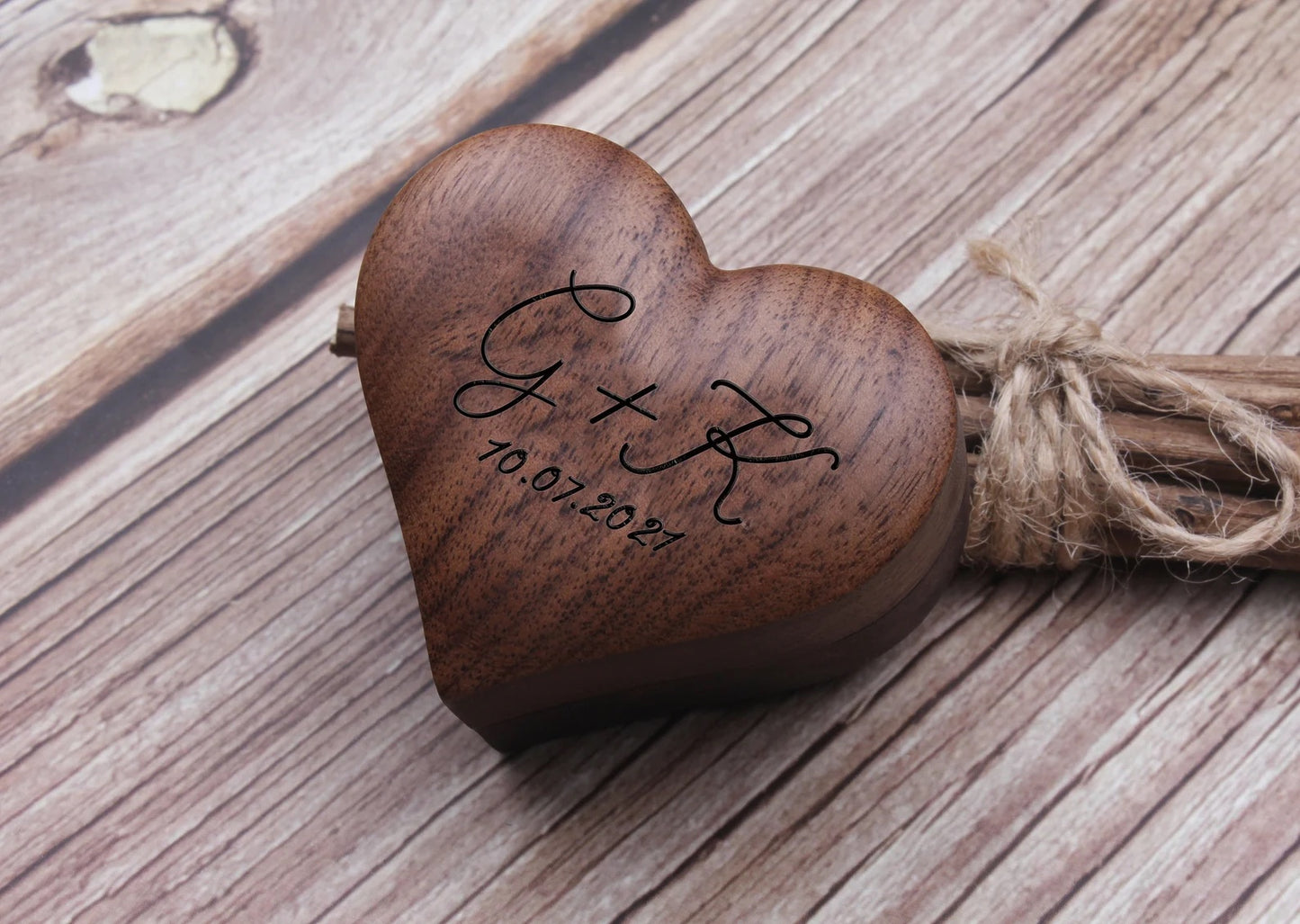 Personalisierte Ring Box in Herzform