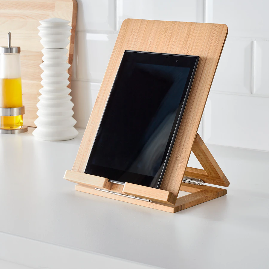 Personalisierter Tablet Halter / Ständer aus Holz